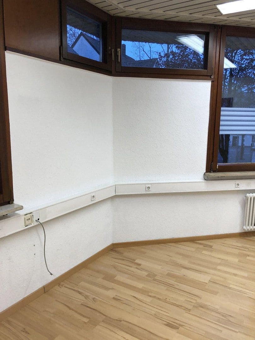 Pronájem kanceláře 55 m², Göppingen, Bádensko-Württembersko Pronájem kanceláře 55 m², Göppingen, Bádensko-Württembersko