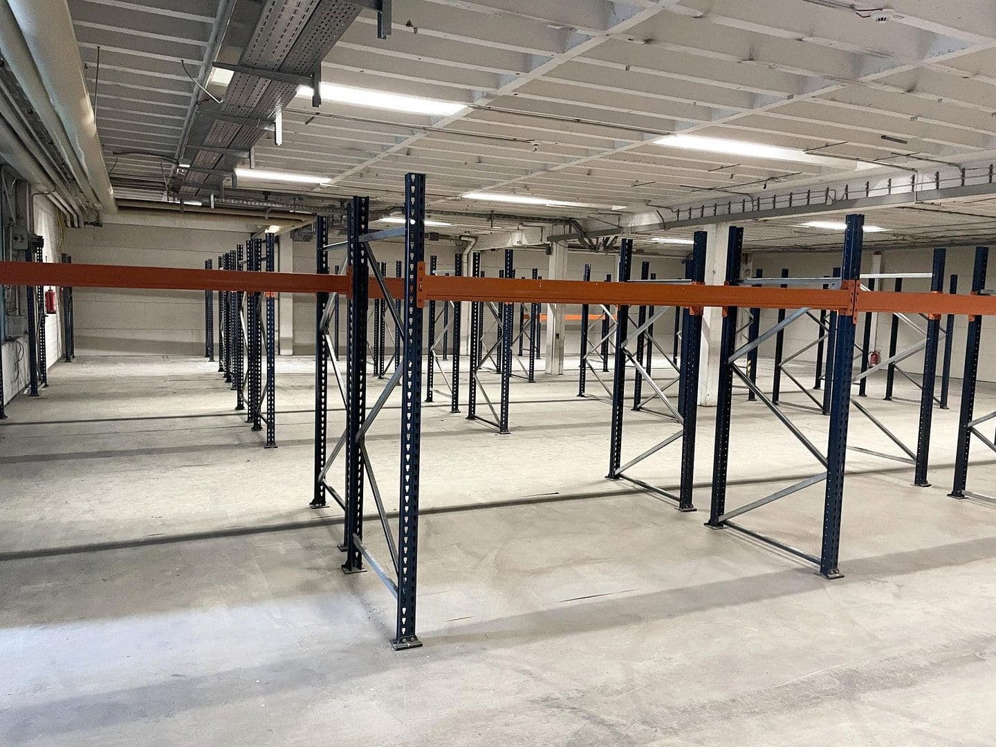 Pronájem nebytového prostoru 980 m², Brendelweg 168, Delmenhorst, Dolní Sasko Pronájem nebytového prostoru 980 m², Brendelweg 168, Delmenhorst, Dolní Sasko