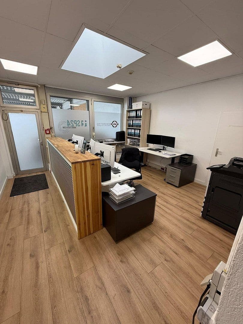 Pronájem nebytového prostoru 980 m², Brendelweg 168, Delmenhorst, Dolní Sasko Pronájem nebytového prostoru 980 m², Brendelweg 168, Delmenhorst, Dolní Sasko