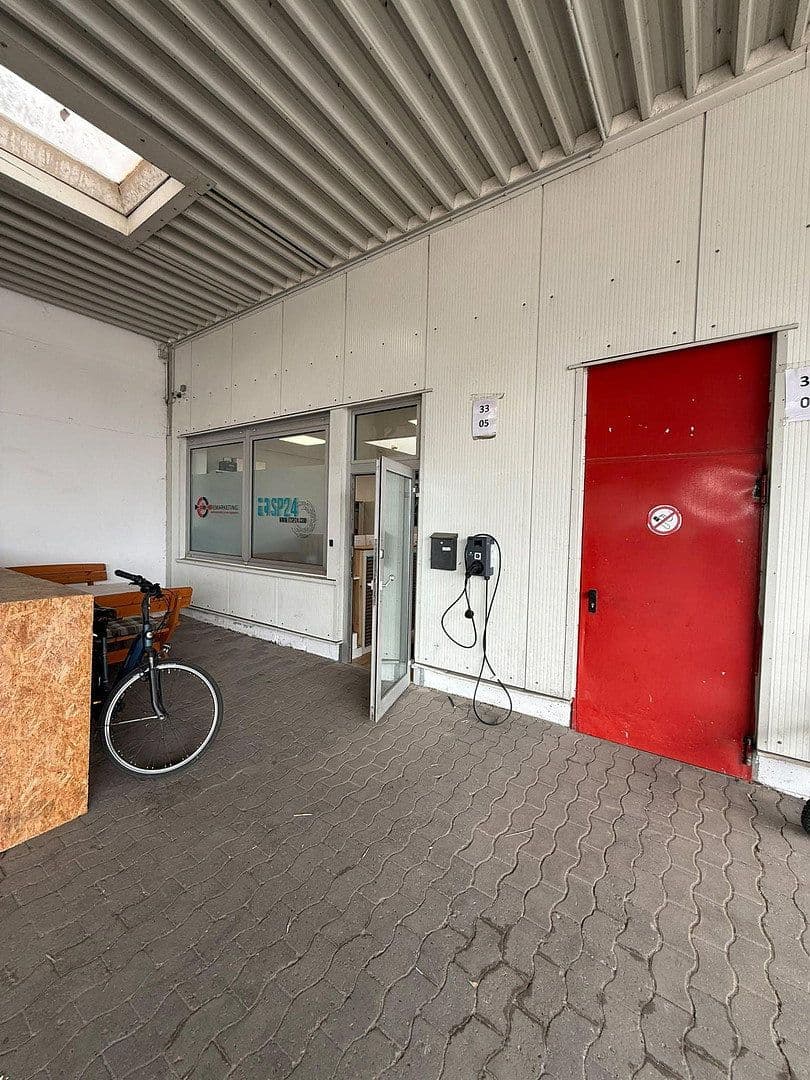 Pronájem nebytového prostoru 980 m², Brendelweg 168, Delmenhorst, Dolní Sasko Pronájem nebytového prostoru 980 m², Brendelweg 168, Delmenhorst, Dolní Sasko