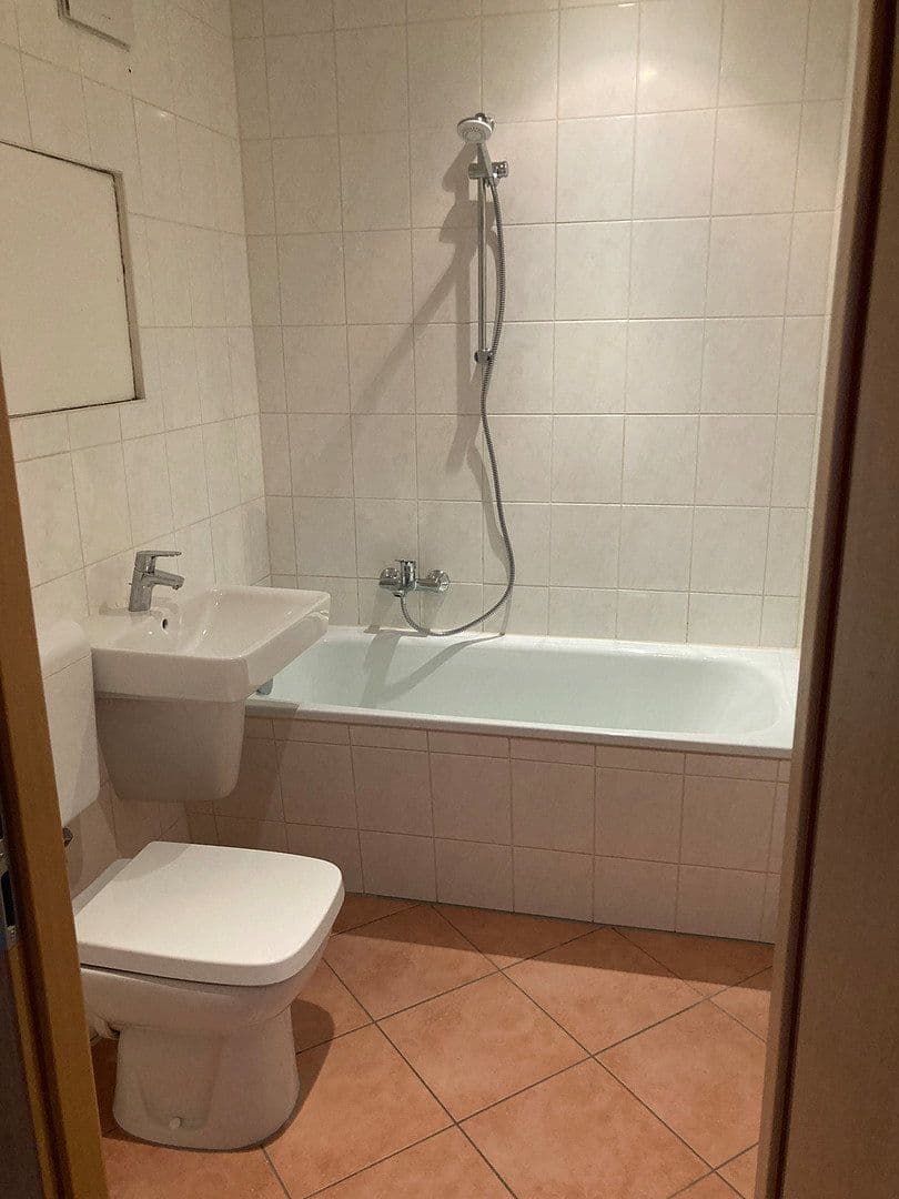 Pronájem bytu 3+1 71 m², Kurt Schneider Str. 22, Chemnitz, Sasko Pronájem bytu 3+1 71 m², Kurt Schneider Str. 22, Chemnitz, Sasko