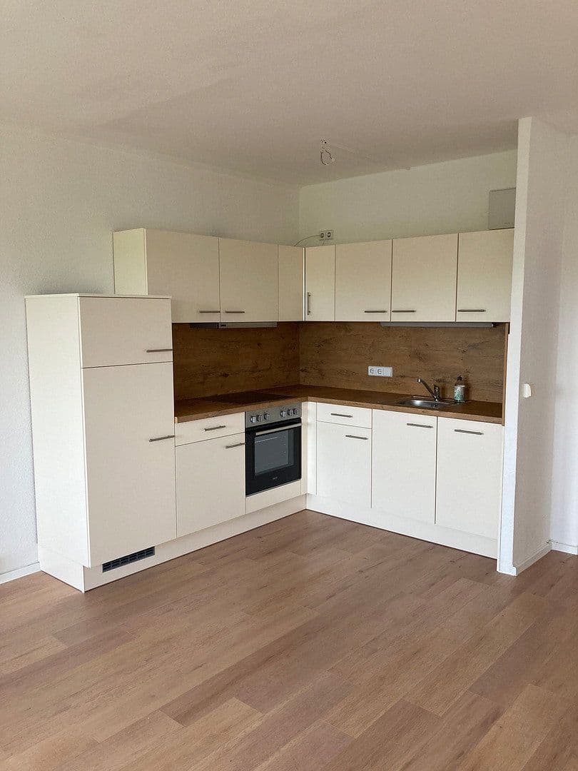 Pronájem bytu 3+1 71 m², Kurt Schneider Str. 22, Chemnitz, Sasko Pronájem bytu 3+1 71 m², Kurt Schneider Str. 22, Chemnitz, Sasko