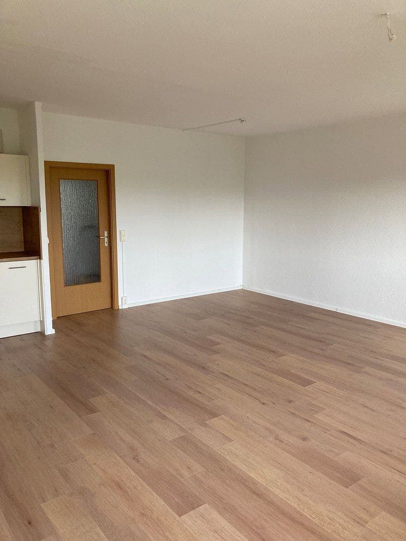 Pronájem bytu 3+1 71 m², Kurt Schneider Str. 22, Chemnitz, Sasko Pronájem bytu 3+1 71 m², Kurt Schneider Str. 22, Chemnitz, Sasko