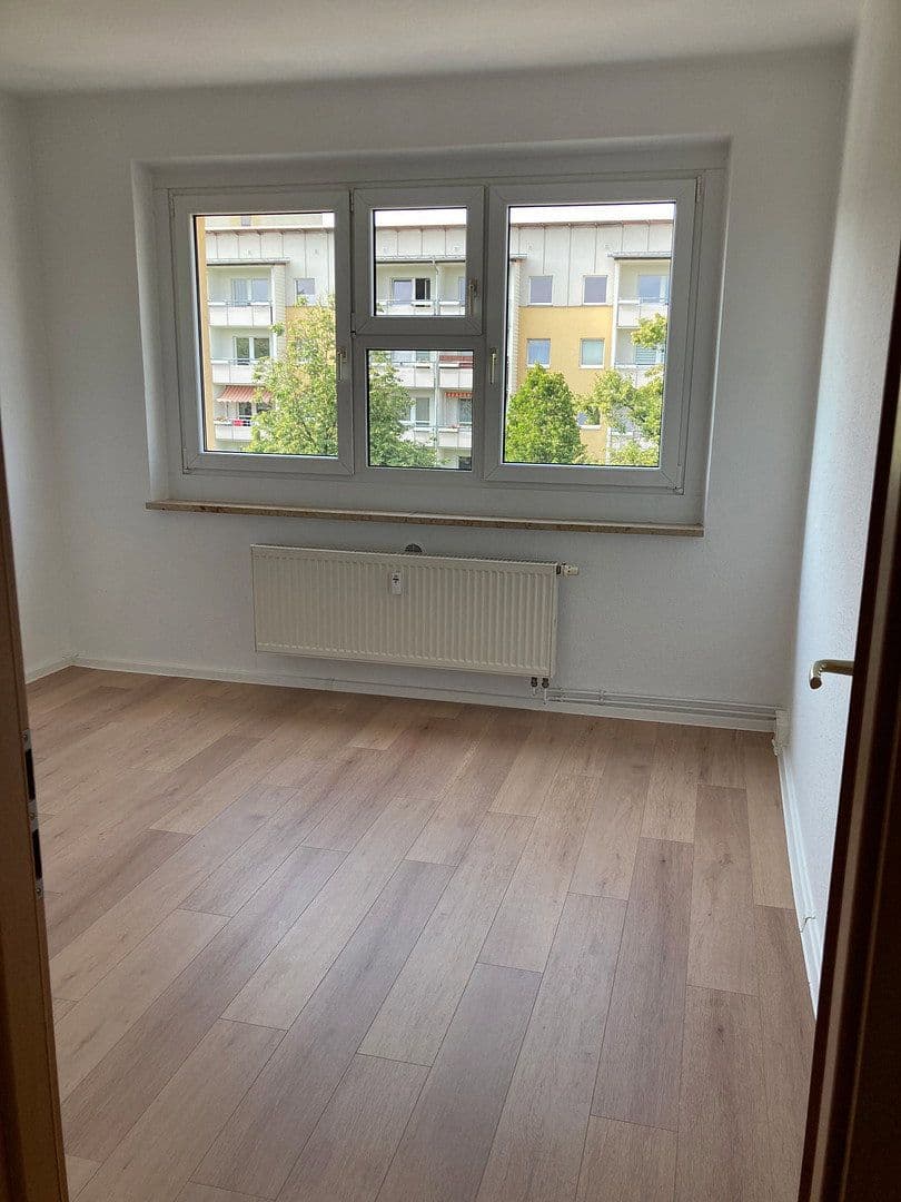 Pronájem bytu 3+1 71 m², Kurt Schneider Str. 22, Chemnitz, Sasko Pronájem bytu 3+1 71 m², Kurt Schneider Str. 22, Chemnitz, Sasko
