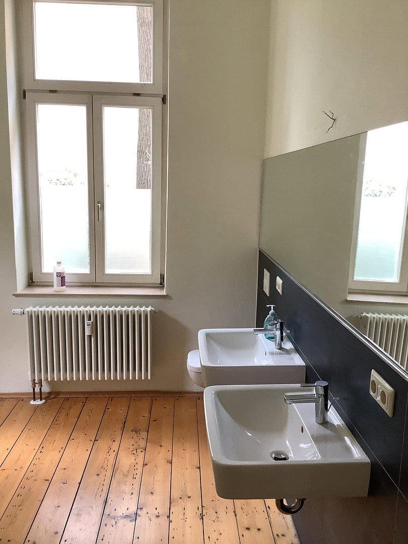 Pronájem bytu 4+1 165 m², Lindenauallee 28, Gotha, Durynsko Pronájem bytu 4+1 165 m², Lindenauallee 28, Gotha, Durynsko