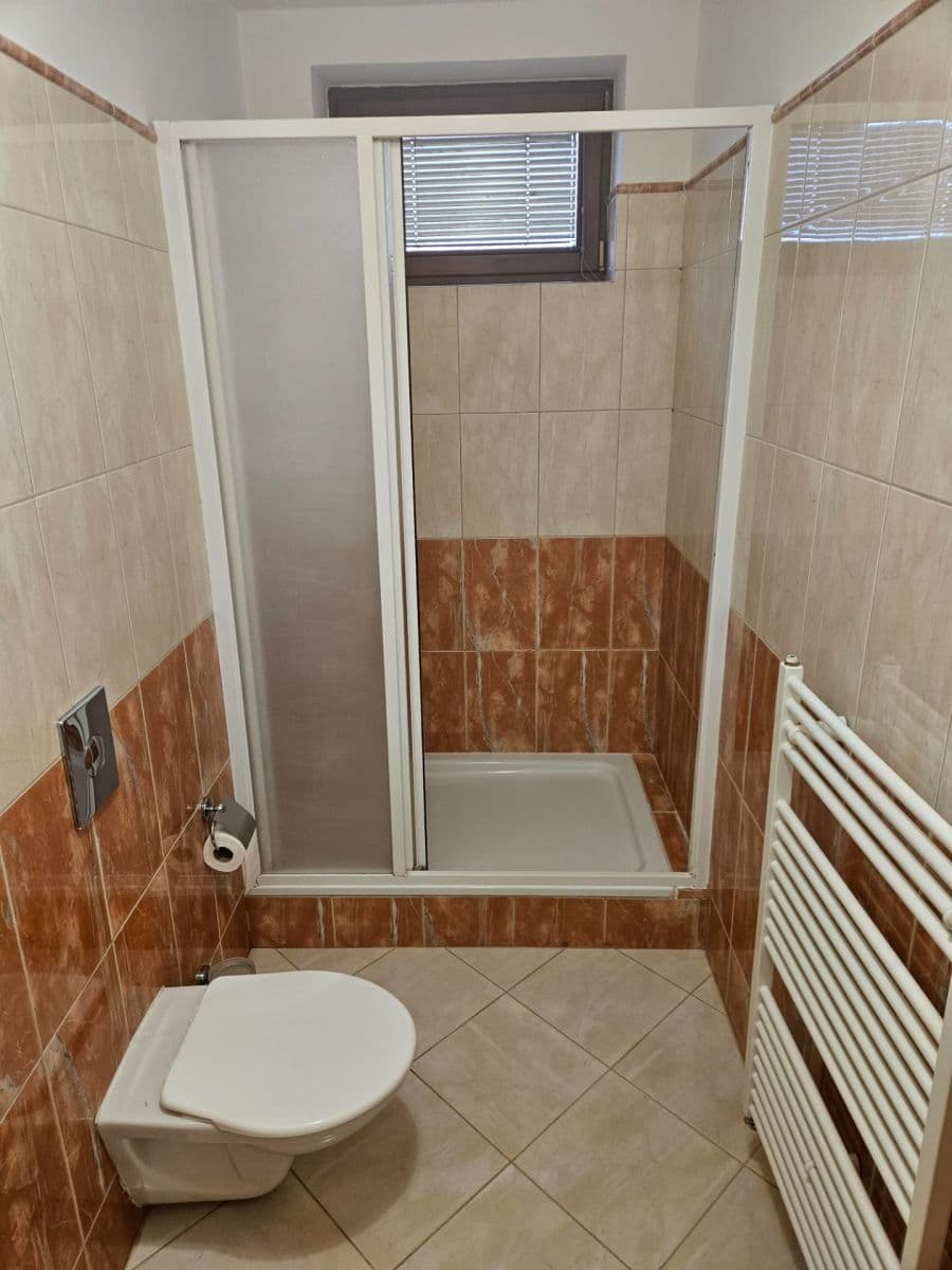 Pronájem bytu 2+kk 52 m², nám. Svobody, Úvaly, Středočeský kraj Pronájem bytu 2+kk 52 m², nám. Svobody, Úvaly, Středočeský kraj