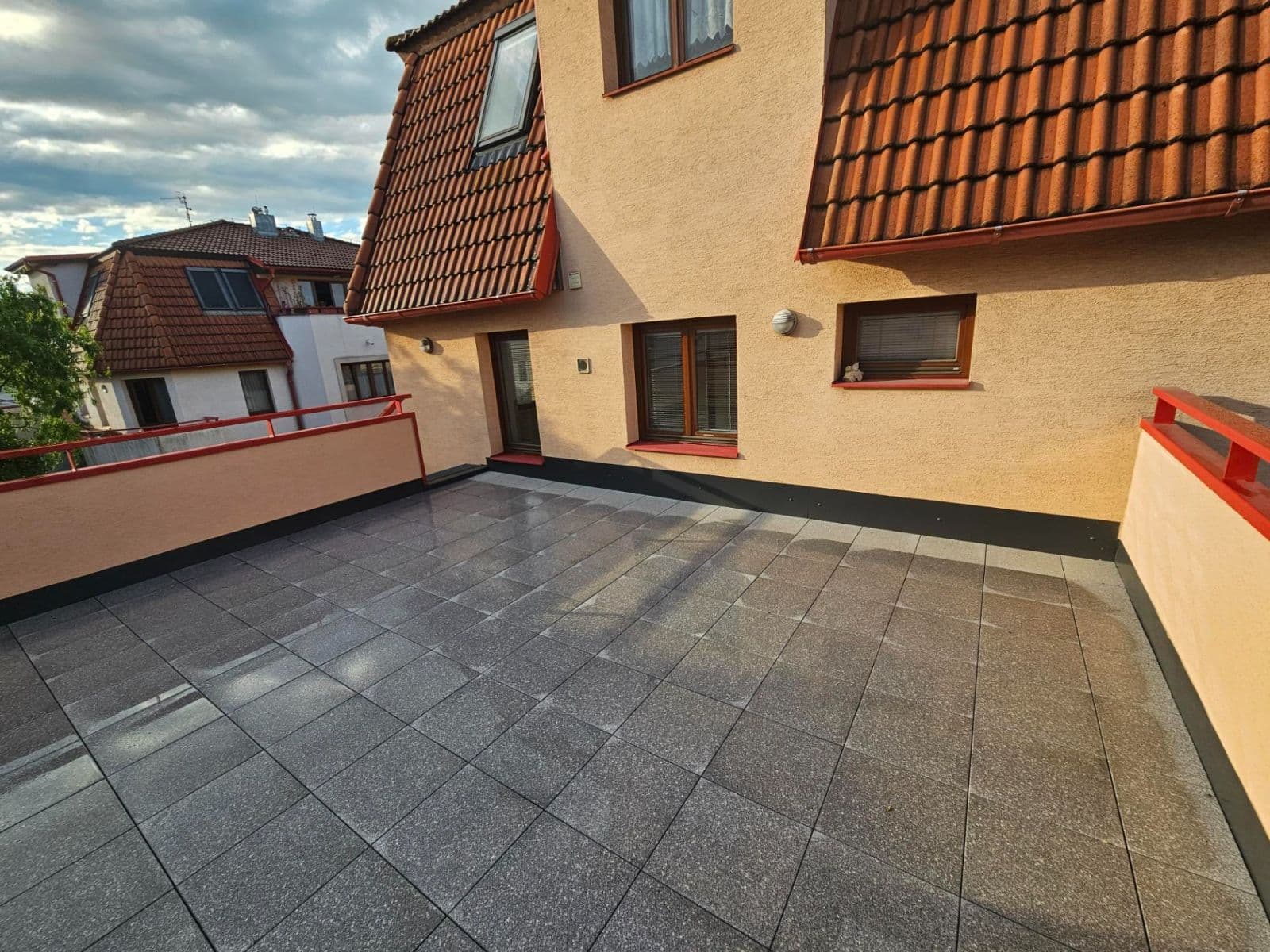 Pronájem bytu 2+kk 52 m², nám. Svobody, Úvaly, Středočeský kraj Pronájem bytu 2+kk 52 m², nám. Svobody, Úvaly, Středočeský kraj