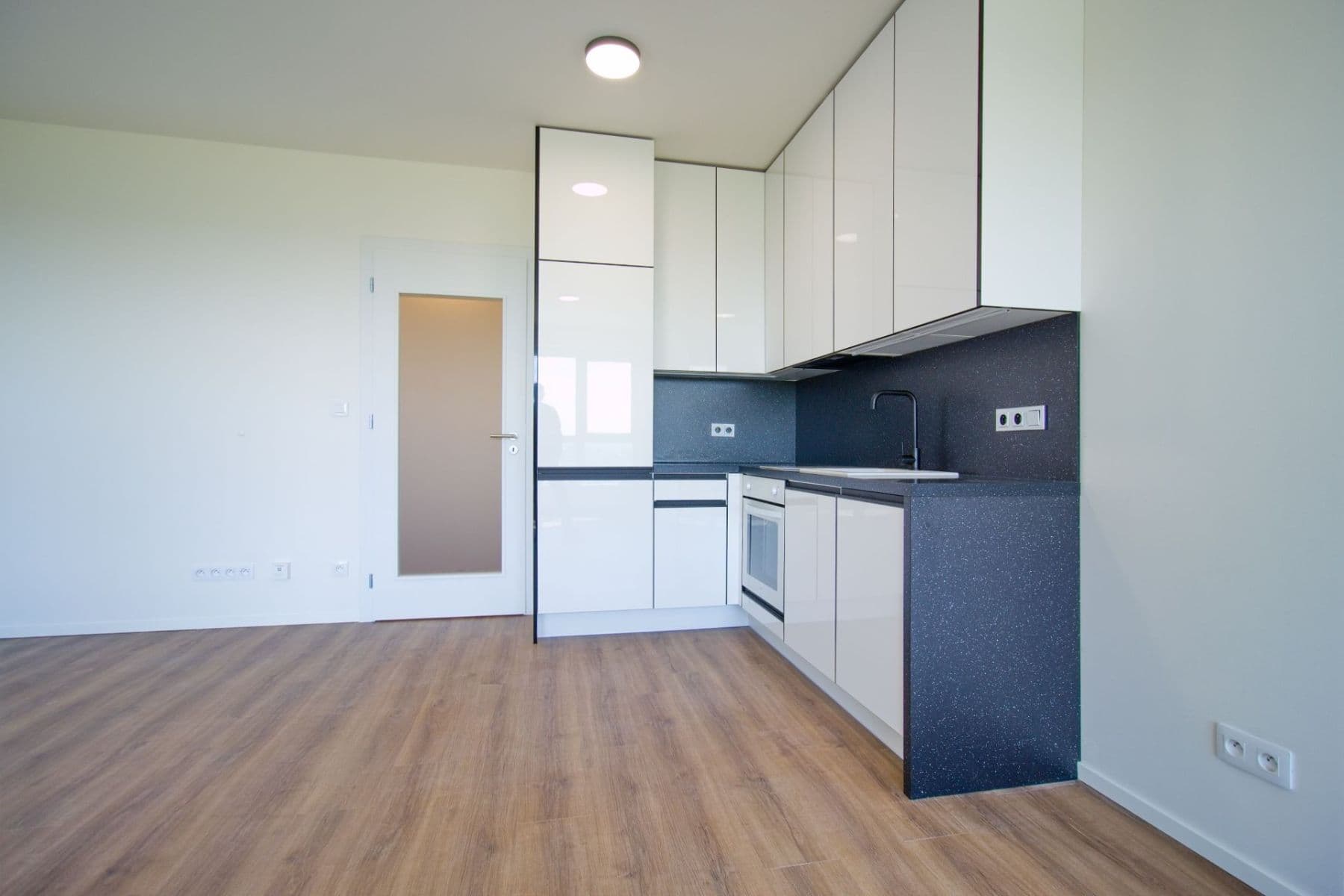 Pronájem bytu 1+kk 39 m², Arnošta Valenty, Praha, Praha Pronájem bytu 1+kk 39 m², Arnošta Valenty, Praha, Praha