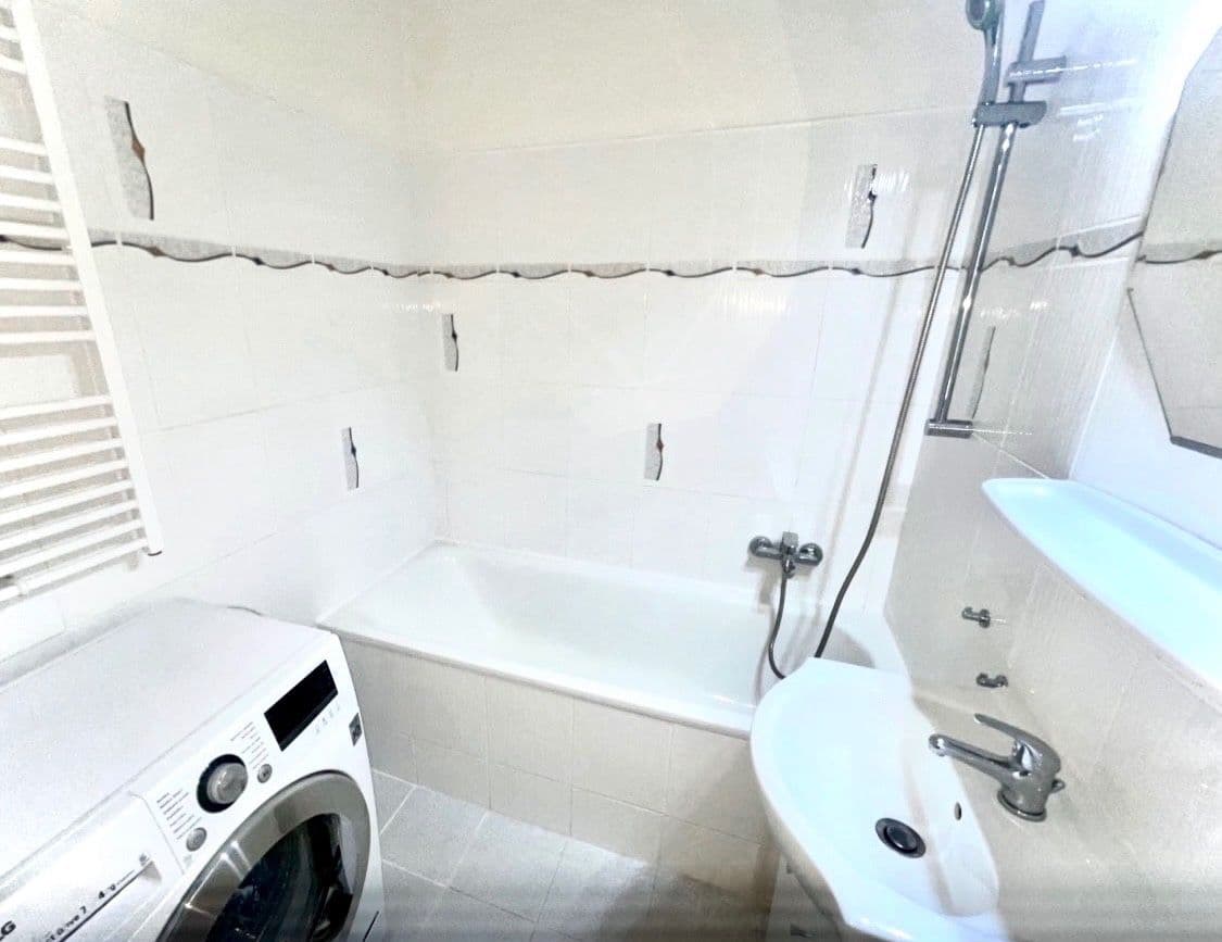 Pronájem bytu 4+1 20 m², Londýnská, Praha, Praha Pronájem bytu 4+1 20 m², Londýnská, Praha, Praha