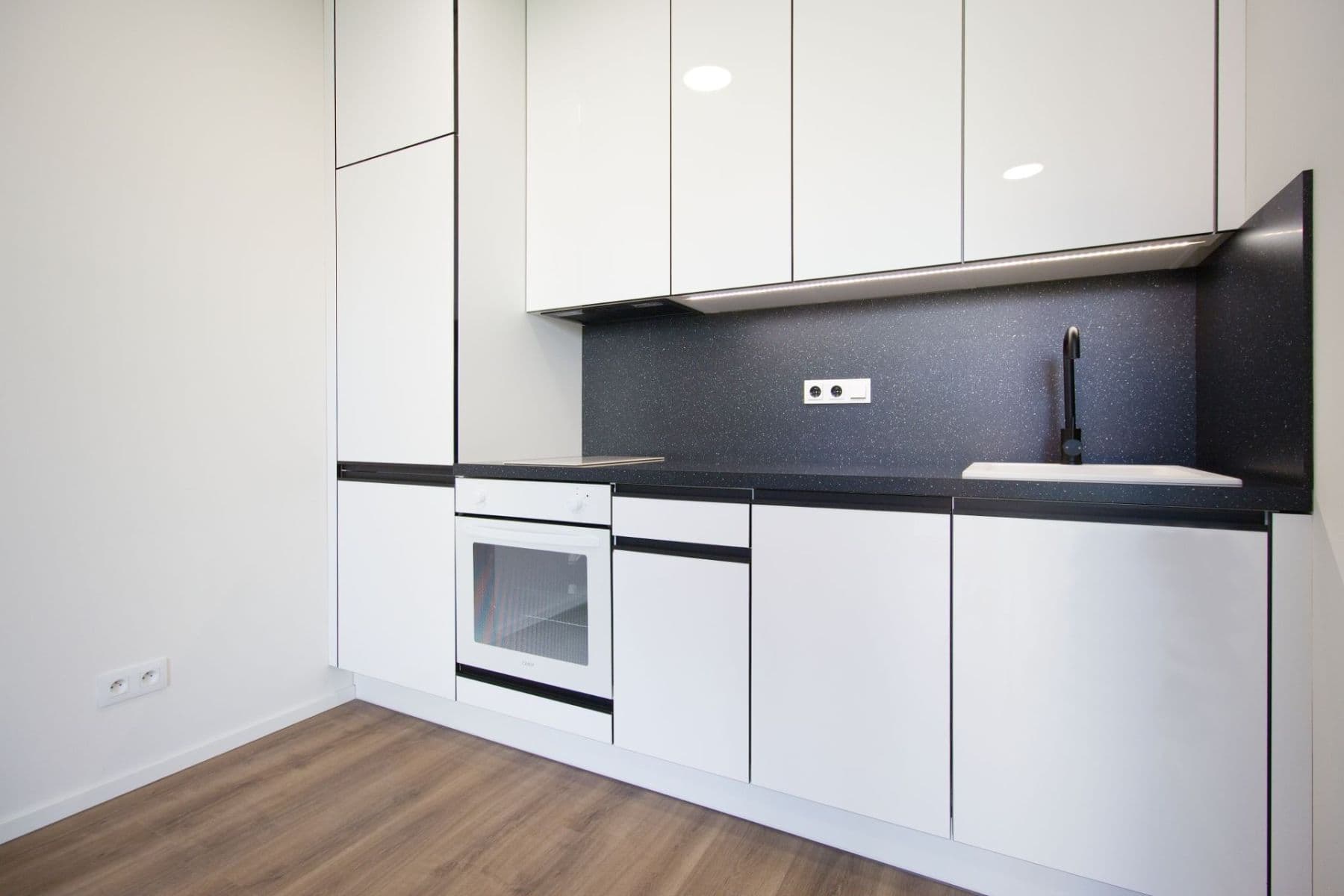 Pronájem bytu 1+kk 40 m², Arnošta Valenty, Praha, Praha Pronájem bytu 1+kk 40 m², Arnošta Valenty, Praha, Praha