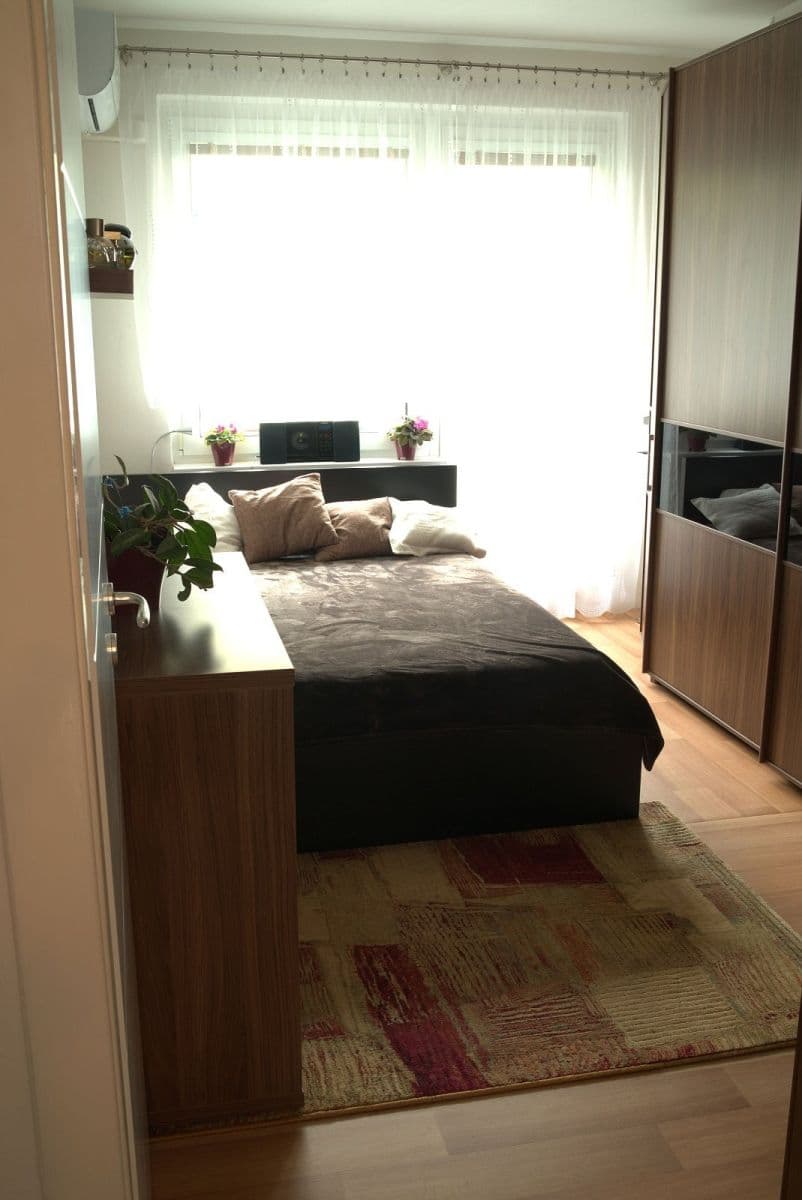 Pronájem bytu 4+1 82 m², Polabská, Praha, Praha Pronájem bytu 4+1 82 m², Polabská, Praha, Praha