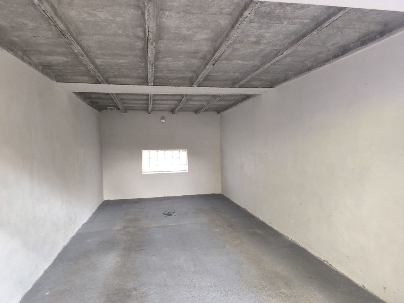 Prodej garáže 23 m², J. A. Komenského, Zbýšov, Jihomoravský kraj Prodej garáže 23 m², J. A. Komenského, Zbýšov, Jihomoravský kraj
