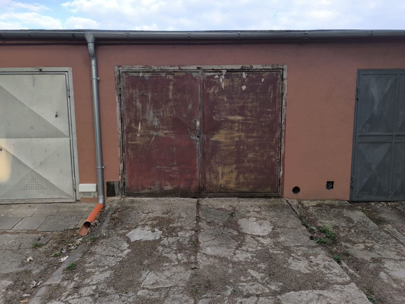 Prodej garáže 23 m², J. A. Komenského, Zbýšov, Jihomoravský kraj Prodej garáže 23 m², J. A. Komenského, Zbýšov, Jihomoravský kraj