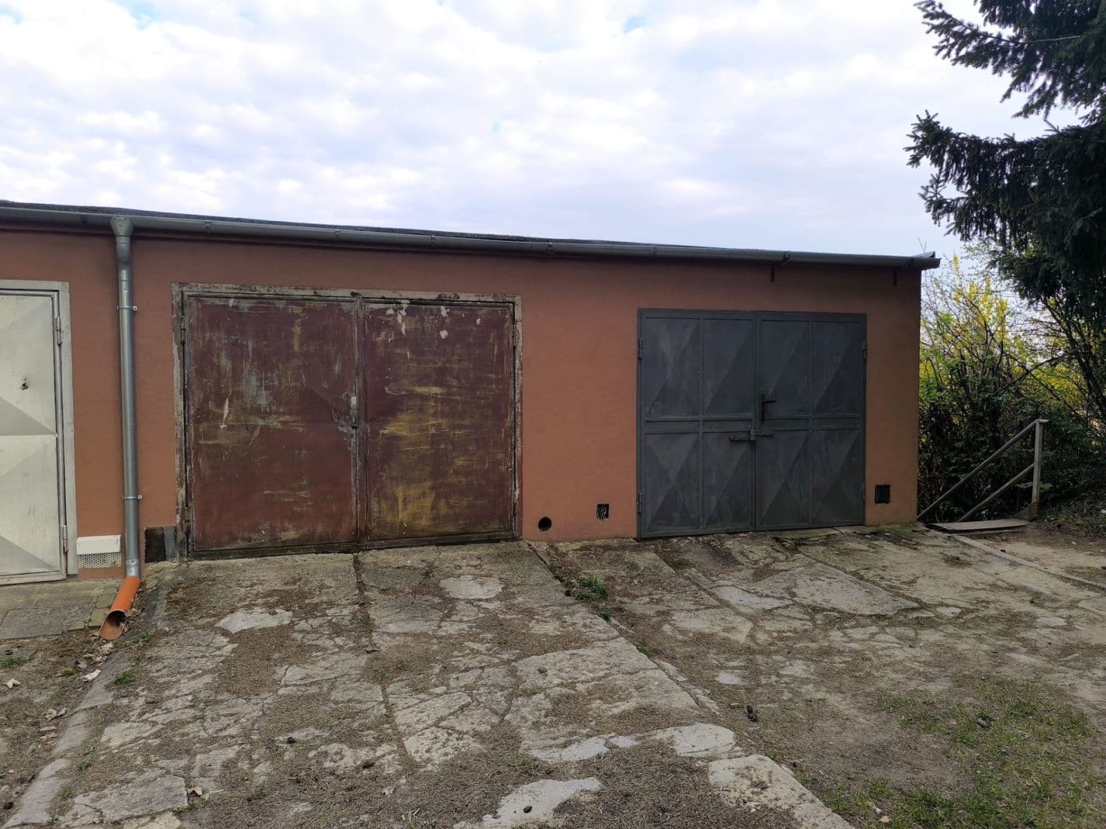 Prodej garáže 23 m², J. A. Komenského, Zbýšov, Jihomoravský kraj Prodej garáže 23 m², J. A. Komenského, Zbýšov, Jihomoravský kraj