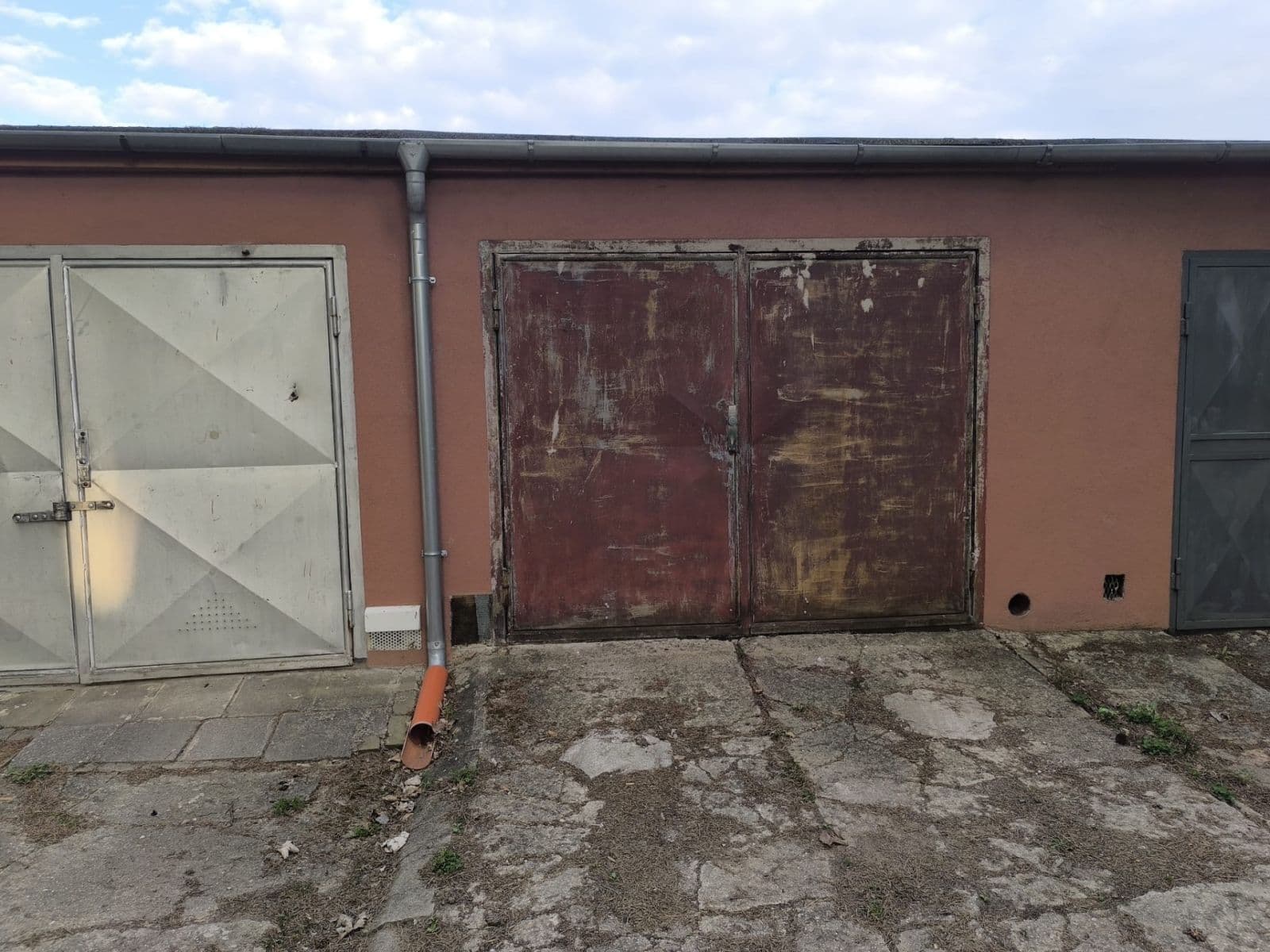 Prodej garáže 23 m², J. A. Komenského, Zbýšov, Jihomoravský kraj Prodej garáže 23 m², J. A. Komenského, Zbýšov, Jihomoravský kraj