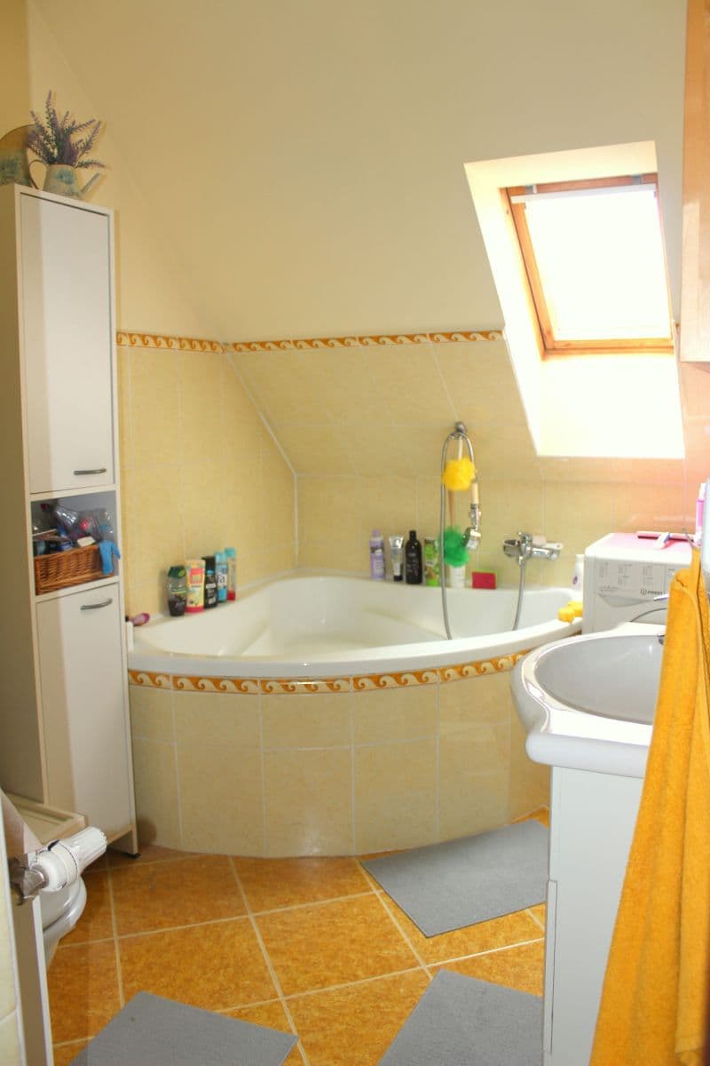 Prodej domu 135 m², pozemek 1.914 m², Veleňská, Přezletice, Středočeský kraj Prodej domu 135 m², pozemek 1.914 m², Veleňská, Přezletice, Středočeský kraj