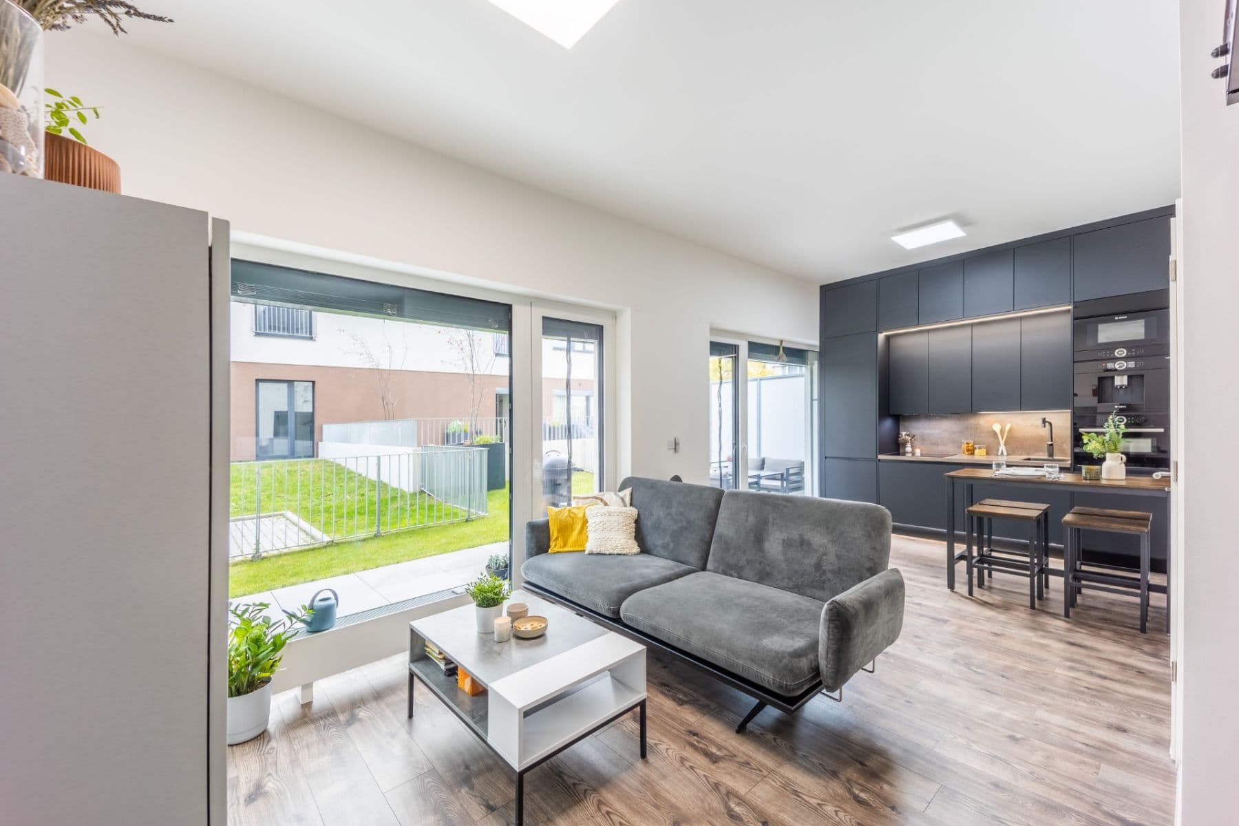 Pronájem bytu 1+kk 39 m², Štěchovická, Praha, Praha Pronájem bytu 1+kk 39 m², Štěchovická, Praha, Praha