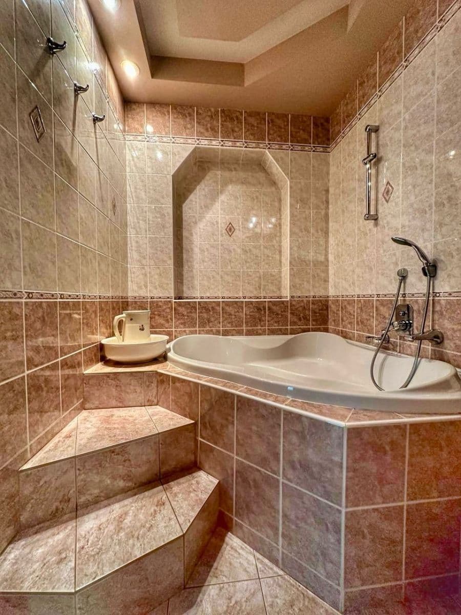 Pronájem bytu 3+1 90 m², Bulharská, Karlovy Vary, Karlovarský kraj Pronájem bytu 3+1 90 m², Bulharská, Karlovy Vary, Karlovarský kraj