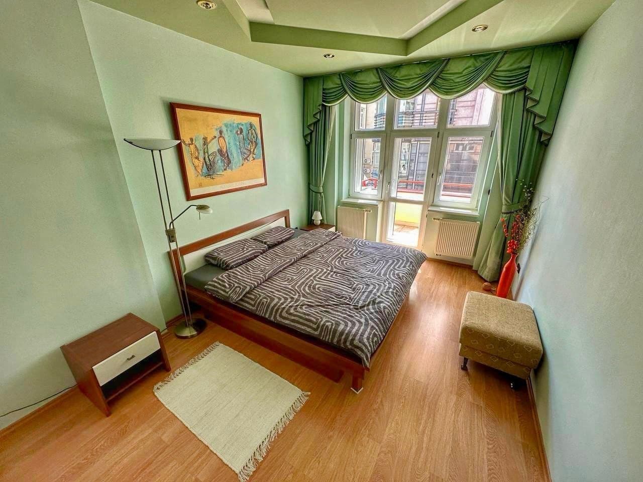 Pronájem bytu 3+1 90 m², Bulharská, Karlovy Vary, Karlovarský kraj Pronájem bytu 3+1 90 m², Bulharská, Karlovy Vary, Karlovarský kraj