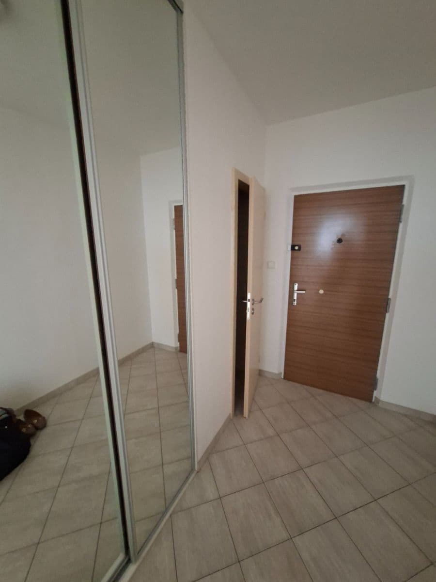 Pronájem bytu 2+1 53 m², Krhanická, Praha, Praha Pronájem bytu 2+1 53 m², Krhanická, Praha, Praha