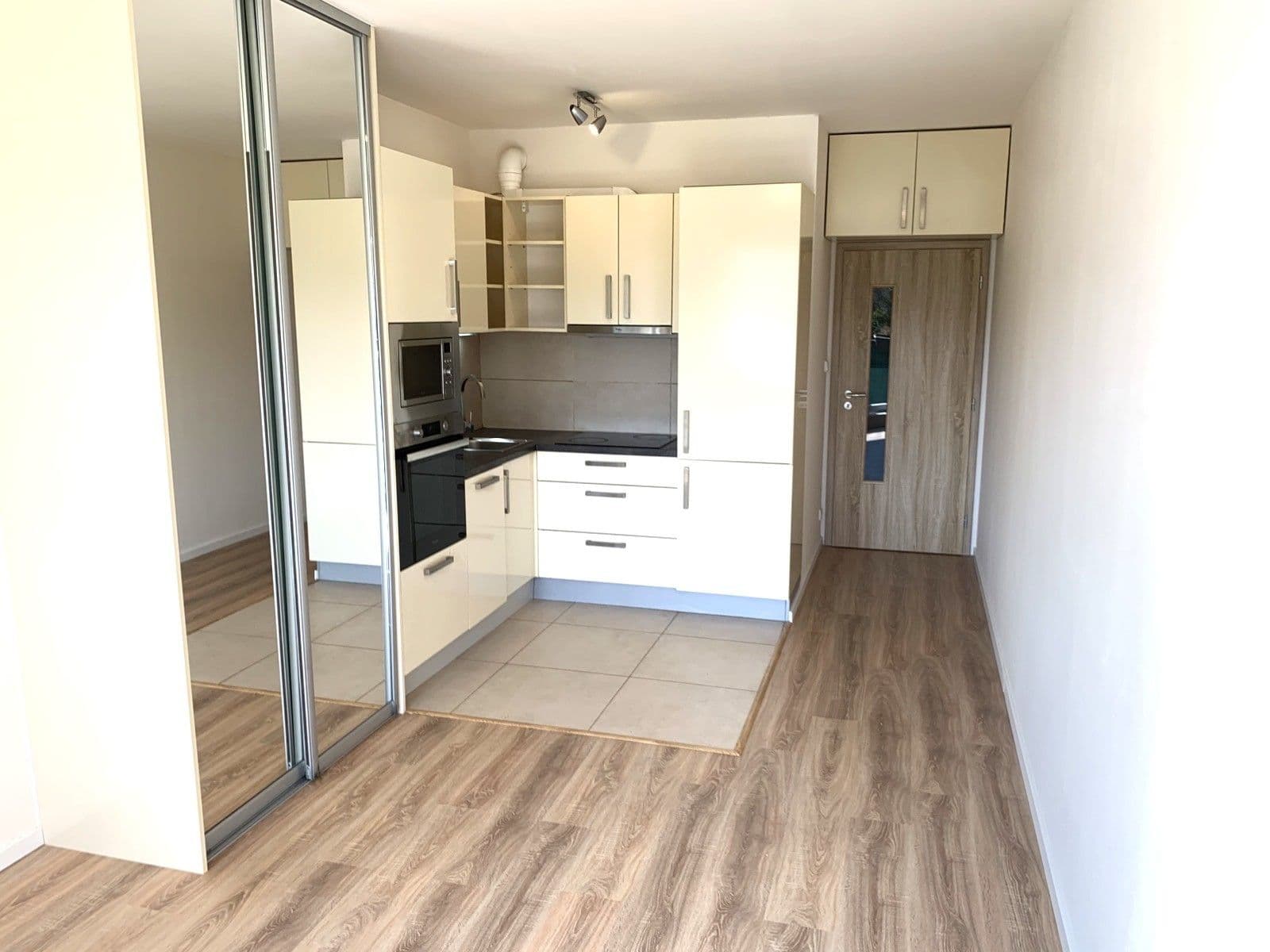 Prodej bytu 1+kk 30 m², Zakšínská, Praha, Praha Prodej bytu 1+kk 30 m², Zakšínská, Praha, Praha