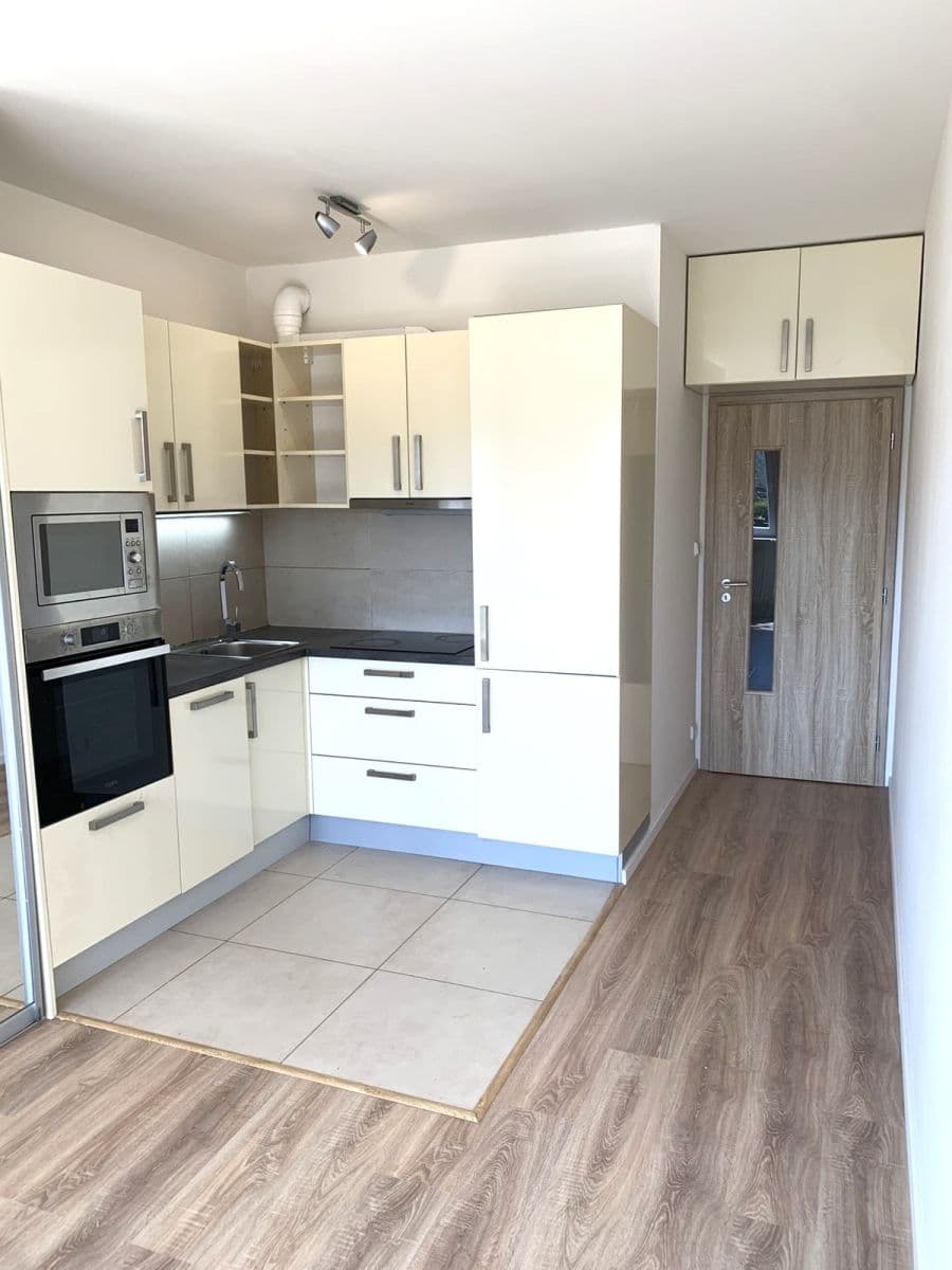 Prodej bytu 1+kk 30 m², Zakšínská, Praha, Praha Prodej bytu 1+kk 30 m², Zakšínská, Praha, Praha