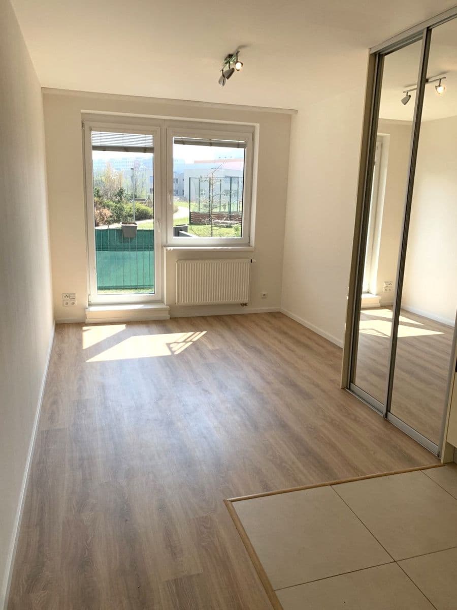 Prodej bytu 1+kk 30 m², Zakšínská, Praha, Praha Prodej bytu 1+kk 30 m², Zakšínská, Praha, Praha