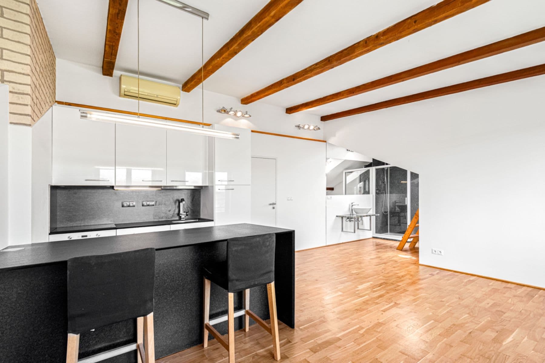 Prodej bytu 1+kk 33 m², Kamenická, Praha, Praha Prodej bytu 1+kk 33 m², Kamenická, Praha, Praha