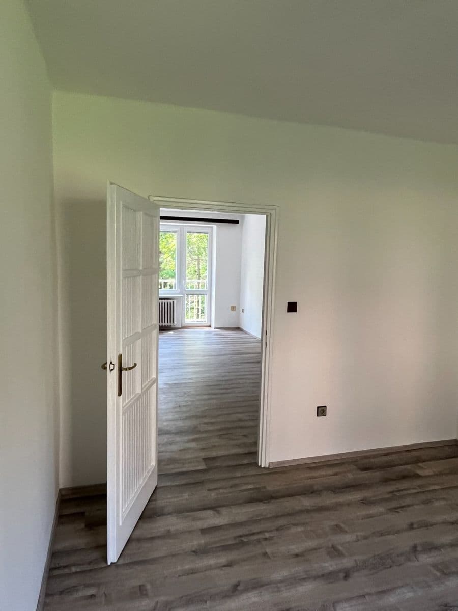Pronájem bytu 2+1 55 m², Slovenského národního povstání, Liberec, Liberecký kraj Pronájem bytu 2+1 55 m², Slovenského národního povstání, Liberec, Liberecký kraj