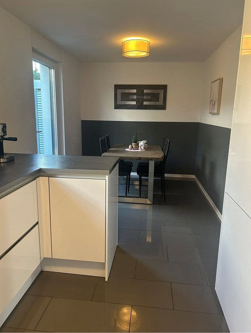 Prodej domu 168 m², pozemek 335 m², Neukircher Straße 5, Bönnigheim, Bádensko-Württembersko Prodej domu 168 m², pozemek 335 m², Neukircher Straße 5, Bönnigheim, Bádensko-Württembersko