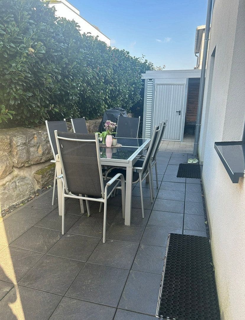 Prodej domu 168 m², pozemek 335 m², Neukircher Straße 5, Bönnigheim, Bádensko-Württembersko Prodej domu 168 m², pozemek 335 m², Neukircher Straße 5, Bönnigheim, Bádensko-Württembersko