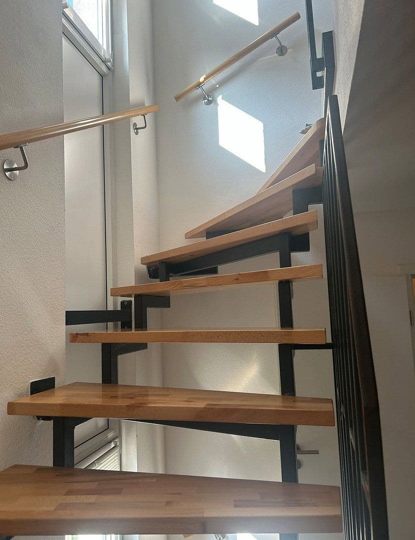 Prodej domu 168 m², pozemek 335 m², Neukircher Straße 5, Bönnigheim, Bádensko-Württembersko Prodej domu 168 m², pozemek 335 m², Neukircher Straße 5, Bönnigheim, Bádensko-Württembersko