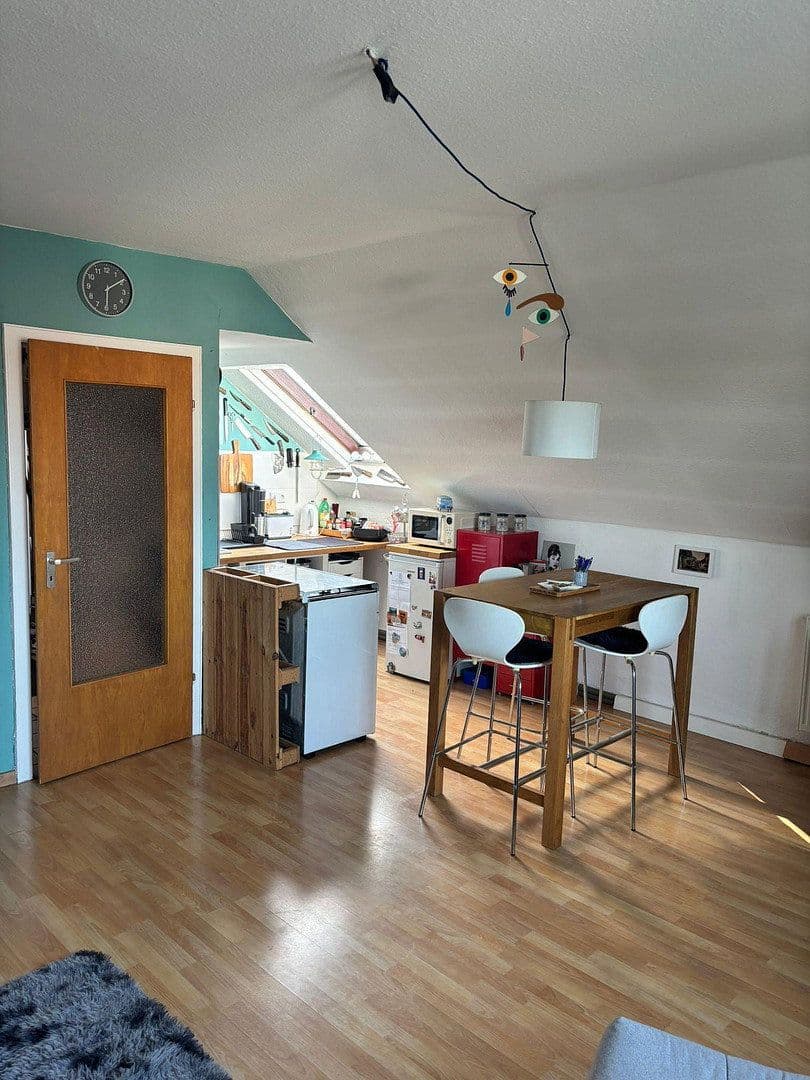 Pronájem bytu 2+1 44 m², Heidestr. 172, Köln, Severní Porýní-Vestfálsko Pronájem bytu 2+1 44 m², Heidestr. 172, Köln, Severní Porýní-Vestfálsko