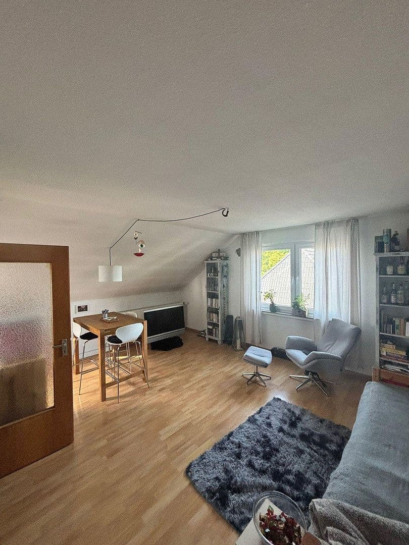 Pronájem bytu 2+1 44 m², Heidestr. 172, Köln, Severní Porýní-Vestfálsko Pronájem bytu 2+1 44 m², Heidestr. 172, Köln, Severní Porýní-Vestfálsko
