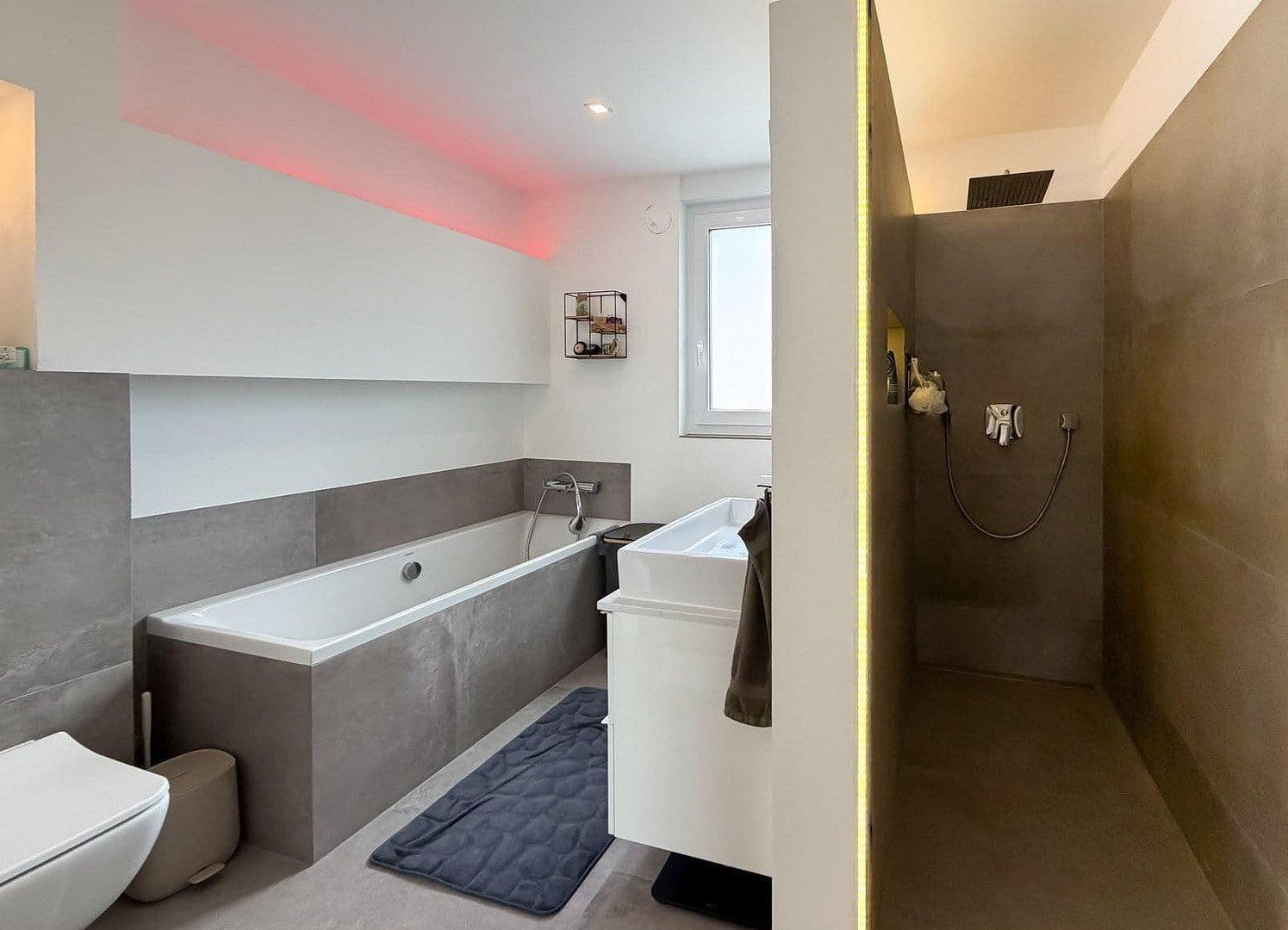 Prodej domu 152 m², pozemek 222 m², Nieder-Olm, Porýní-Falc Prodej domu 152 m², pozemek 222 m², Nieder-Olm, Porýní-Falc