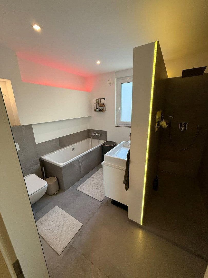 Prodej domu 152 m², pozemek 264 m², Nieder-Olm, Porýní-Falc Prodej domu 152 m², pozemek 264 m², Nieder-Olm, Porýní-Falc