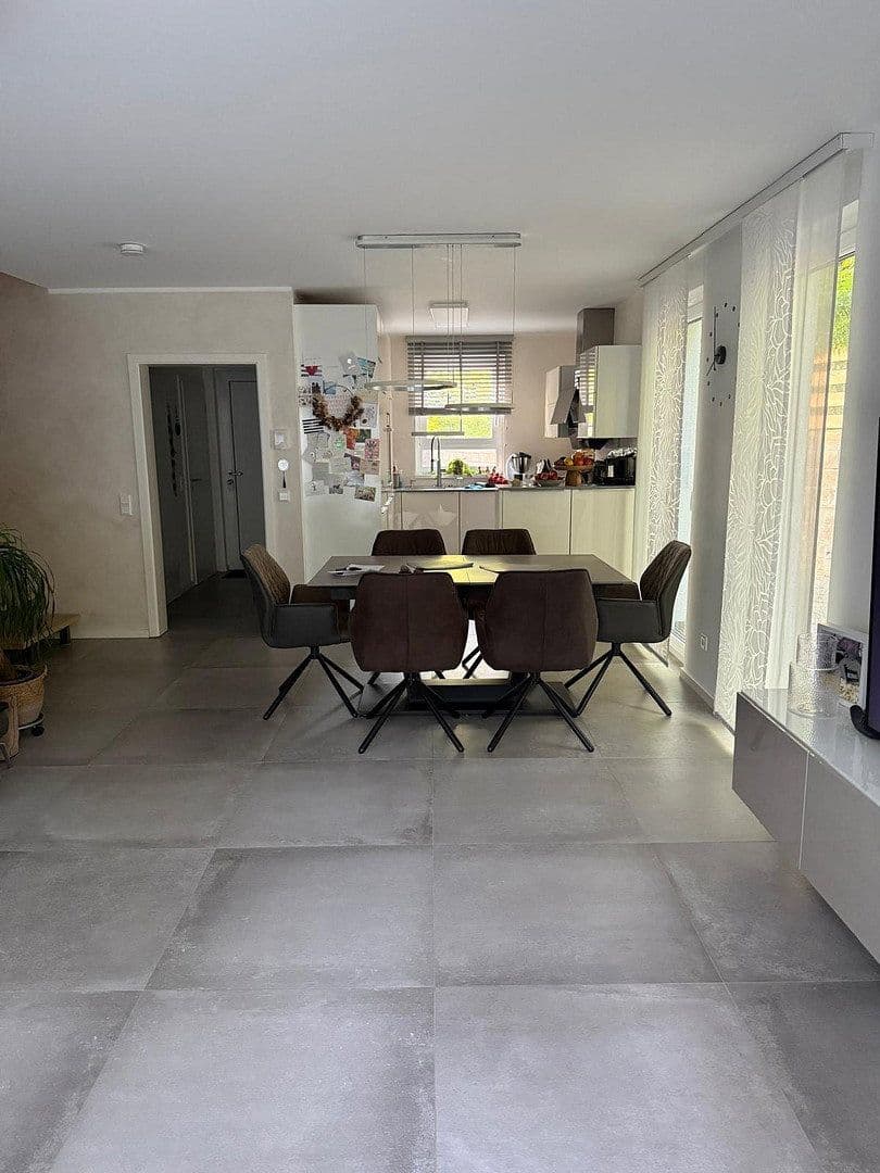 Prodej domu 152 m², pozemek 264 m², Nieder-Olm, Porýní-Falc Prodej domu 152 m², pozemek 264 m², Nieder-Olm, Porýní-Falc