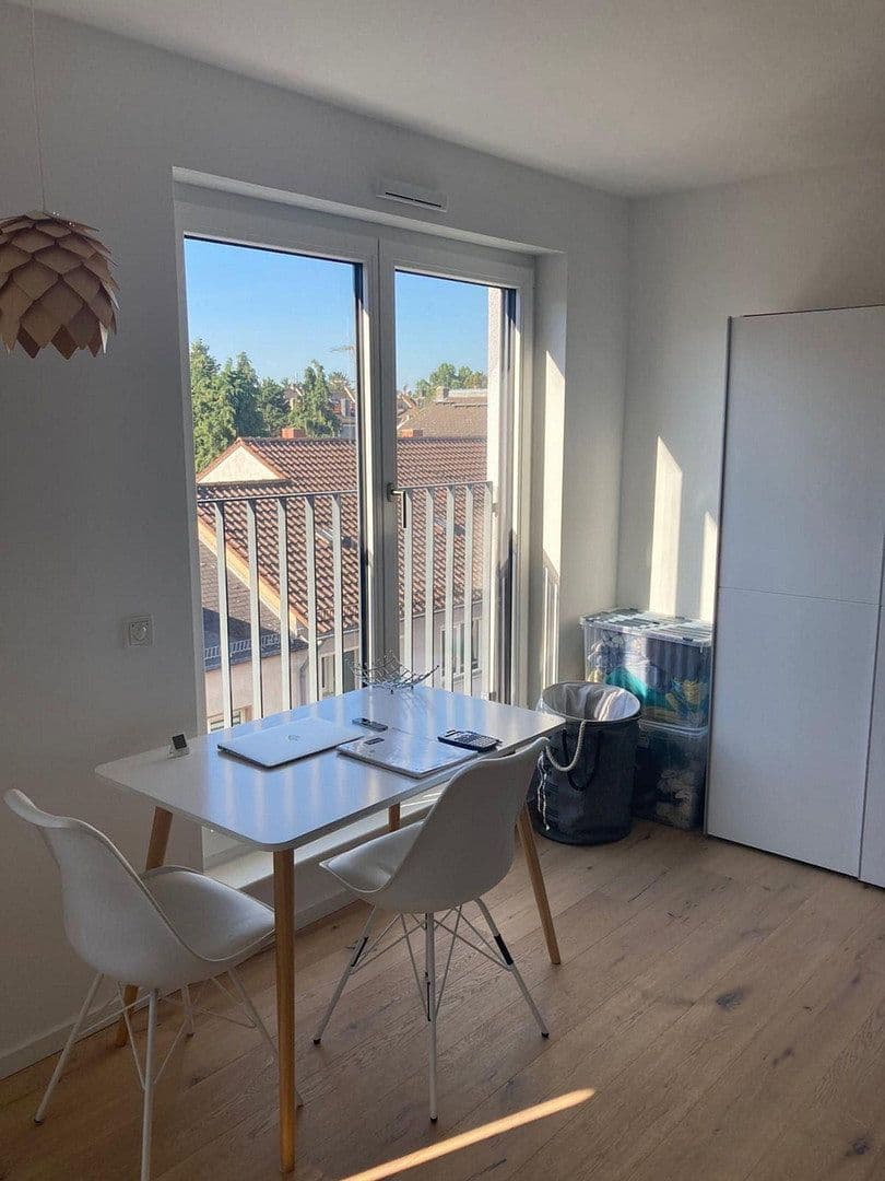 Pronájem bytu 1+1 34 m², Düsseldorf, Severní Porýní-Vestfálsko Pronájem bytu 1+1 34 m², Düsseldorf, Severní Porýní-Vestfálsko