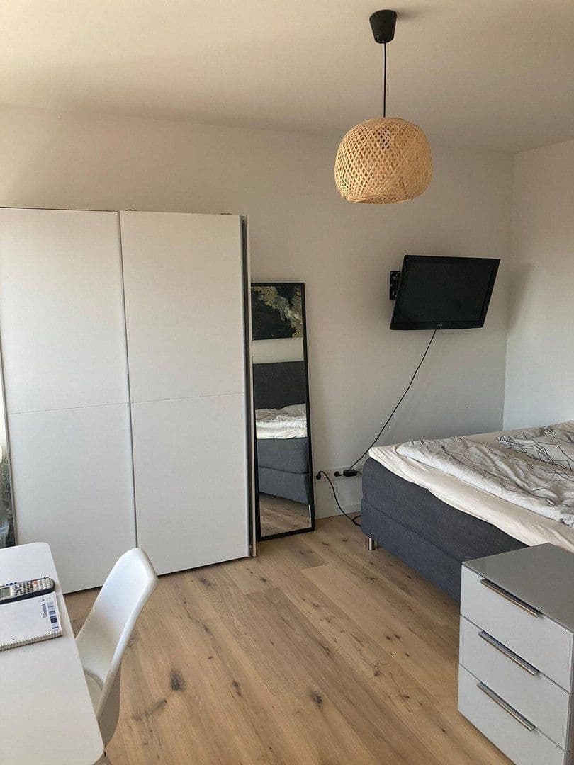 Pronájem bytu 1+1 34 m², Düsseldorf, Severní Porýní-Vestfálsko Pronájem bytu 1+1 34 m², Düsseldorf, Severní Porýní-Vestfálsko