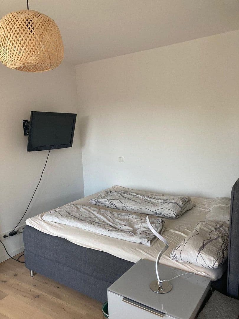 Pronájem bytu 1+1 34 m², Düsseldorf, Severní Porýní-Vestfálsko Pronájem bytu 1+1 34 m², Düsseldorf, Severní Porýní-Vestfálsko