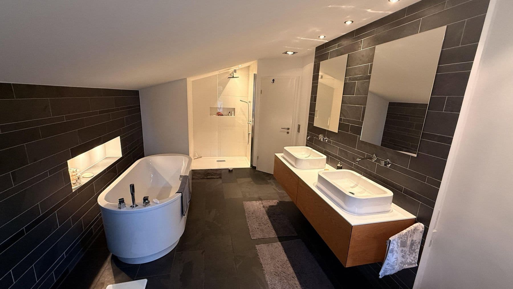 Pronájem domu 200 m², pozemek 1.333 m², Seevetal, Dolní Sasko Pronájem domu 200 m², pozemek 1.333 m², Seevetal, Dolní Sasko