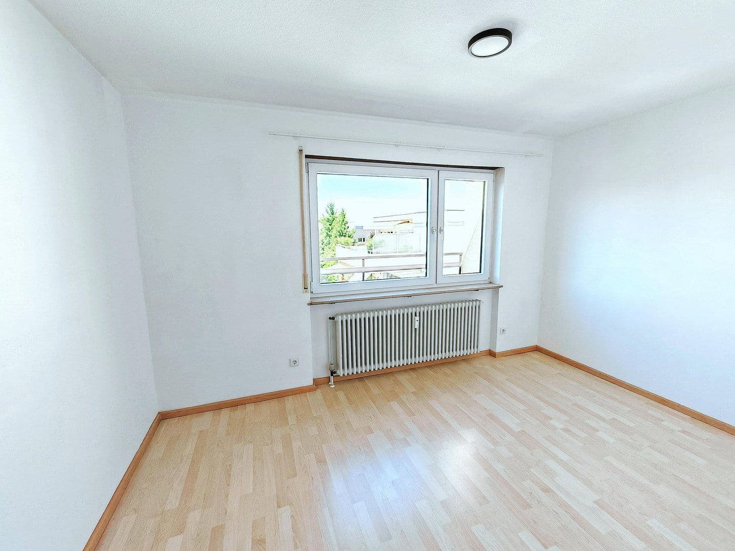 Prodej bytu 3+1 90 m², Tannenweg, Winnenden, Bádensko-Württembersko Prodej bytu 3+1 90 m², Tannenweg, Winnenden, Bádensko-Württembersko