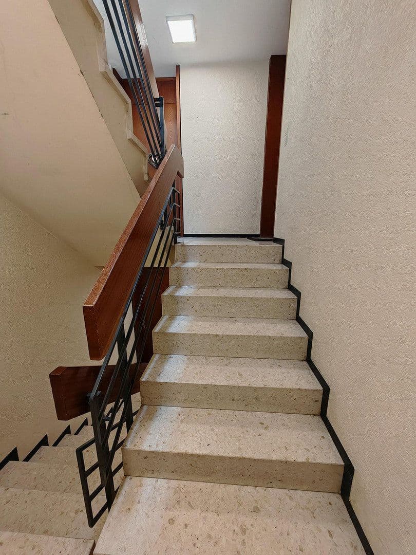 Prodej bytu 3+1 90 m², Tannenweg, Winnenden, Bádensko-Württembersko Prodej bytu 3+1 90 m², Tannenweg, Winnenden, Bádensko-Württembersko