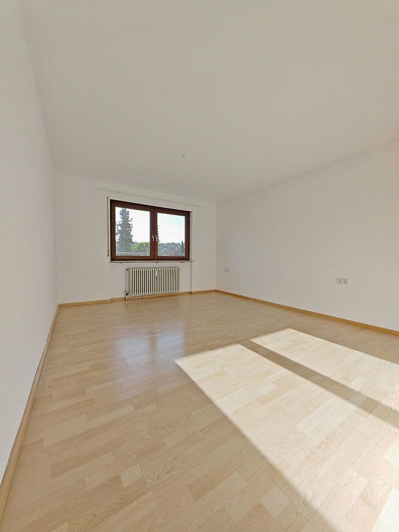 Prodej bytu 3+1 90 m², Tannenweg, Winnenden, Bádensko-Württembersko Prodej bytu 3+1 90 m², Tannenweg, Winnenden, Bádensko-Württembersko