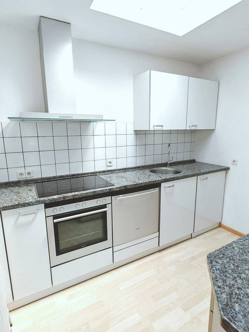 Prodej bytu 3+1 90 m², Tannenweg, Winnenden, Bádensko-Württembersko Prodej bytu 3+1 90 m², Tannenweg, Winnenden, Bádensko-Württembersko