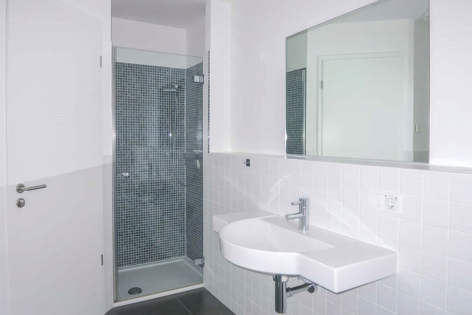 Pronájem bytu 3+1 90 m², Gutenbergstraße 83, Potsdam, Braniborsko Pronájem bytu 3+1 90 m², Gutenbergstraße 83, Potsdam, Braniborsko