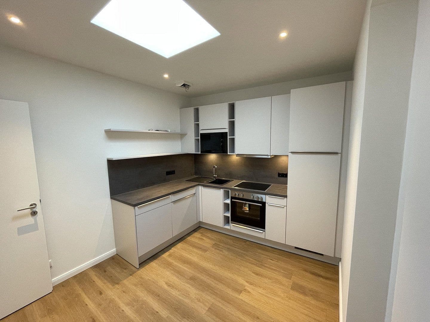 Pronájem kanceláře 153 m², Große Altefähre 20-22, Lübeck, Šlesvicko-Holštýnsko Pronájem kanceláře 153 m², Große Altefähre 20-22, Lübeck, Šlesvicko-Holštýnsko