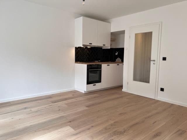 Pronájem bytu 1+1 28 m², Thusneldastraße 8, München, Bavorsko Pronájem bytu 1+1 28 m², Thusneldastraße 8, München, Bavorsko