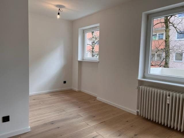Pronájem bytu 1+1 28 m², Thusneldastraße 8, München, Bavorsko Pronájem bytu 1+1 28 m², Thusneldastraße 8, München, Bavorsko