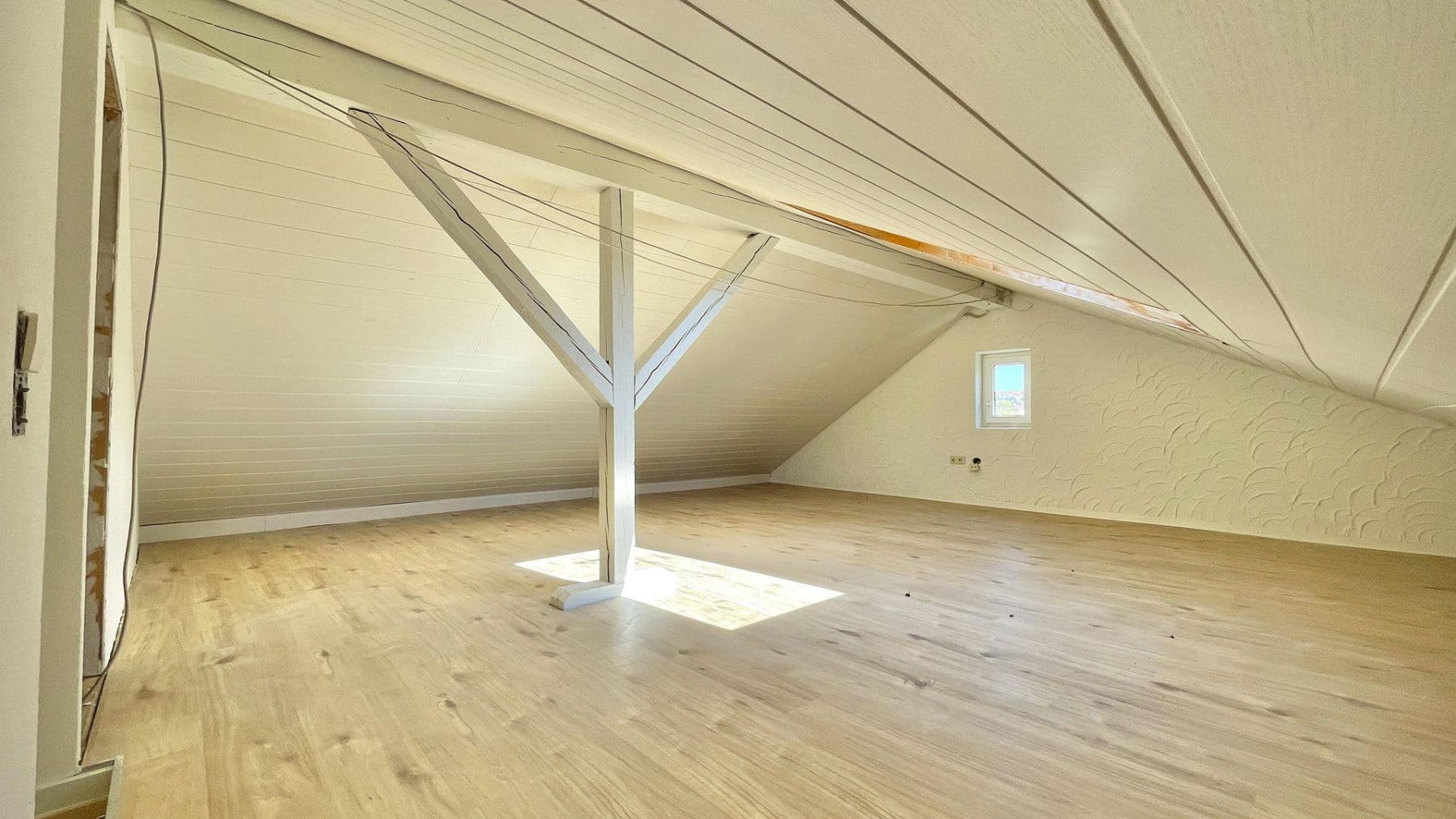 Prodej bytu 4+1 92 m², Bachstraße 51, Weissach, Bádensko-Württembersko Prodej bytu 4+1 92 m², Bachstraße 51, Weissach, Bádensko-Württembersko
